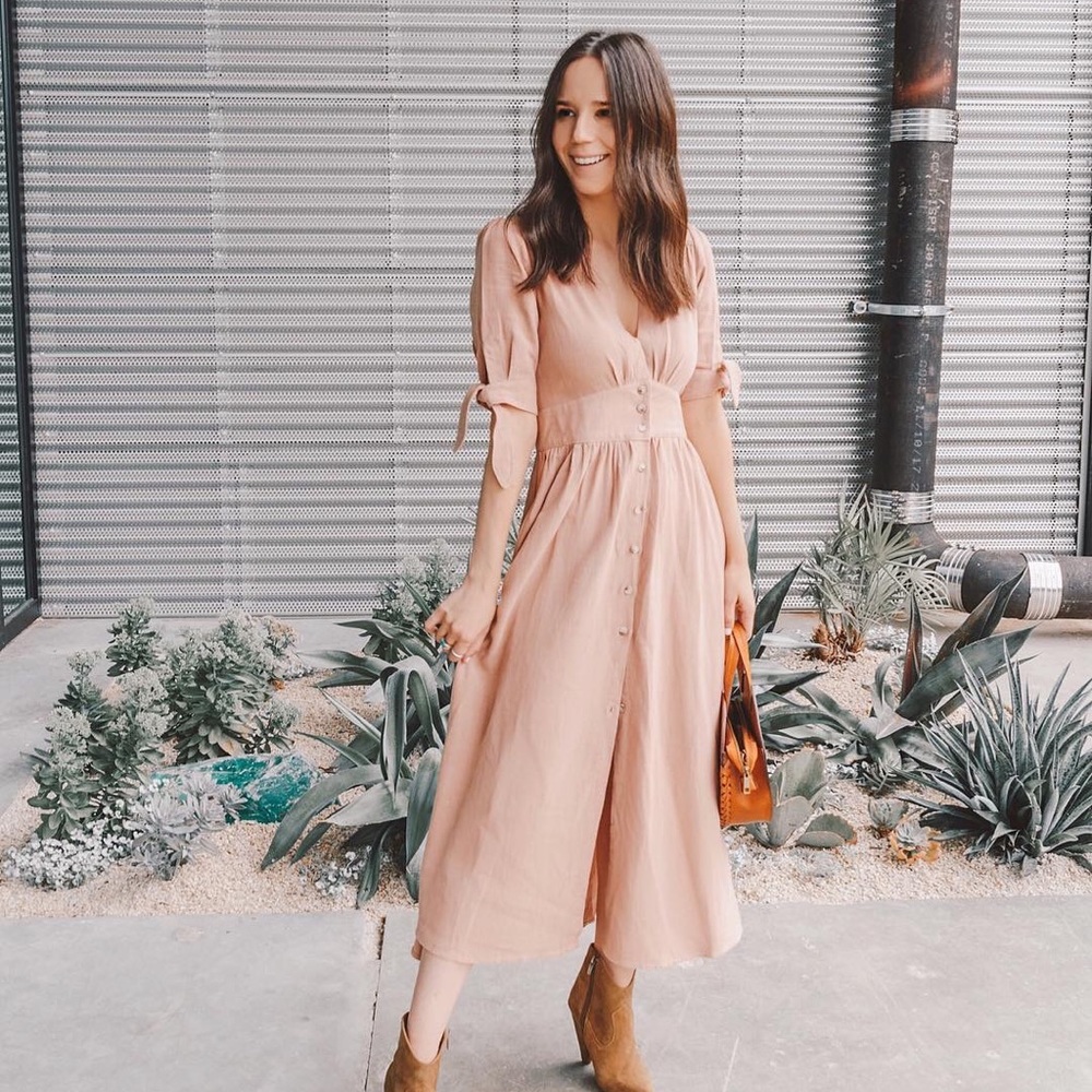 Button down v-neck dress in peach